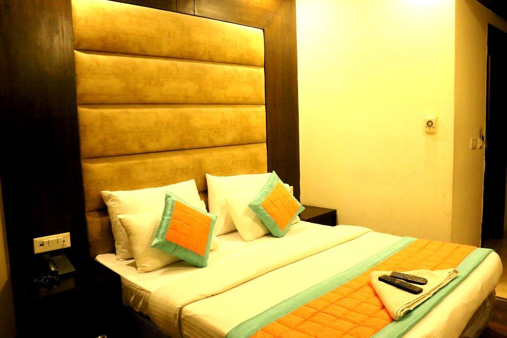 Hotel Benz International Delhi  Extérieur photo