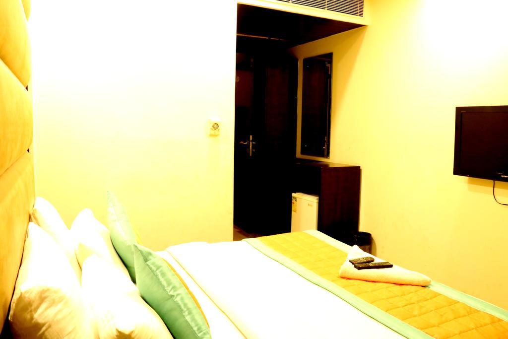 Hotel Benz International Delhi  Extérieur photo