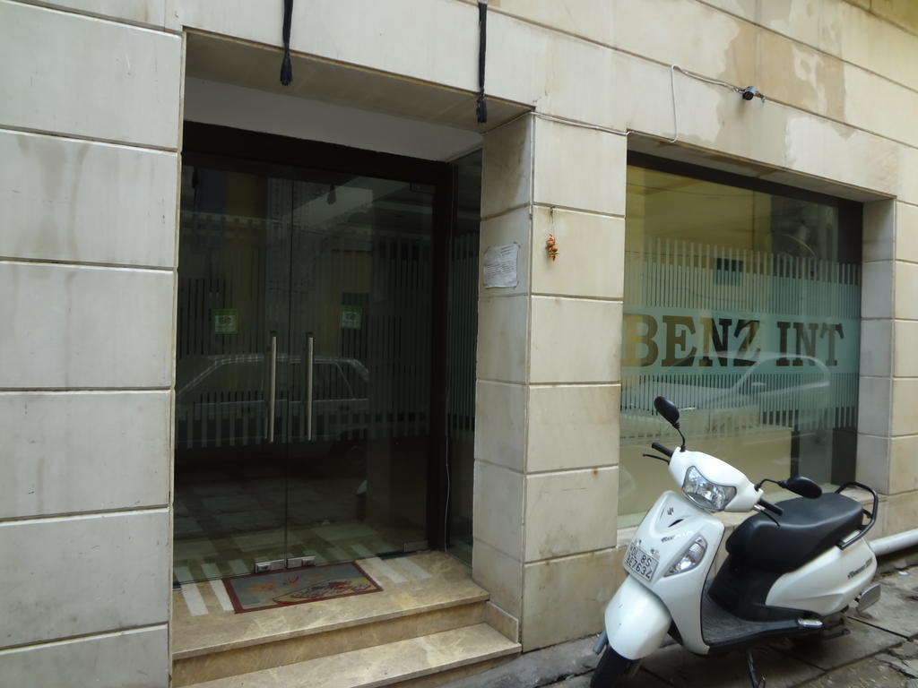 Hotel Benz International Delhi  Extérieur photo